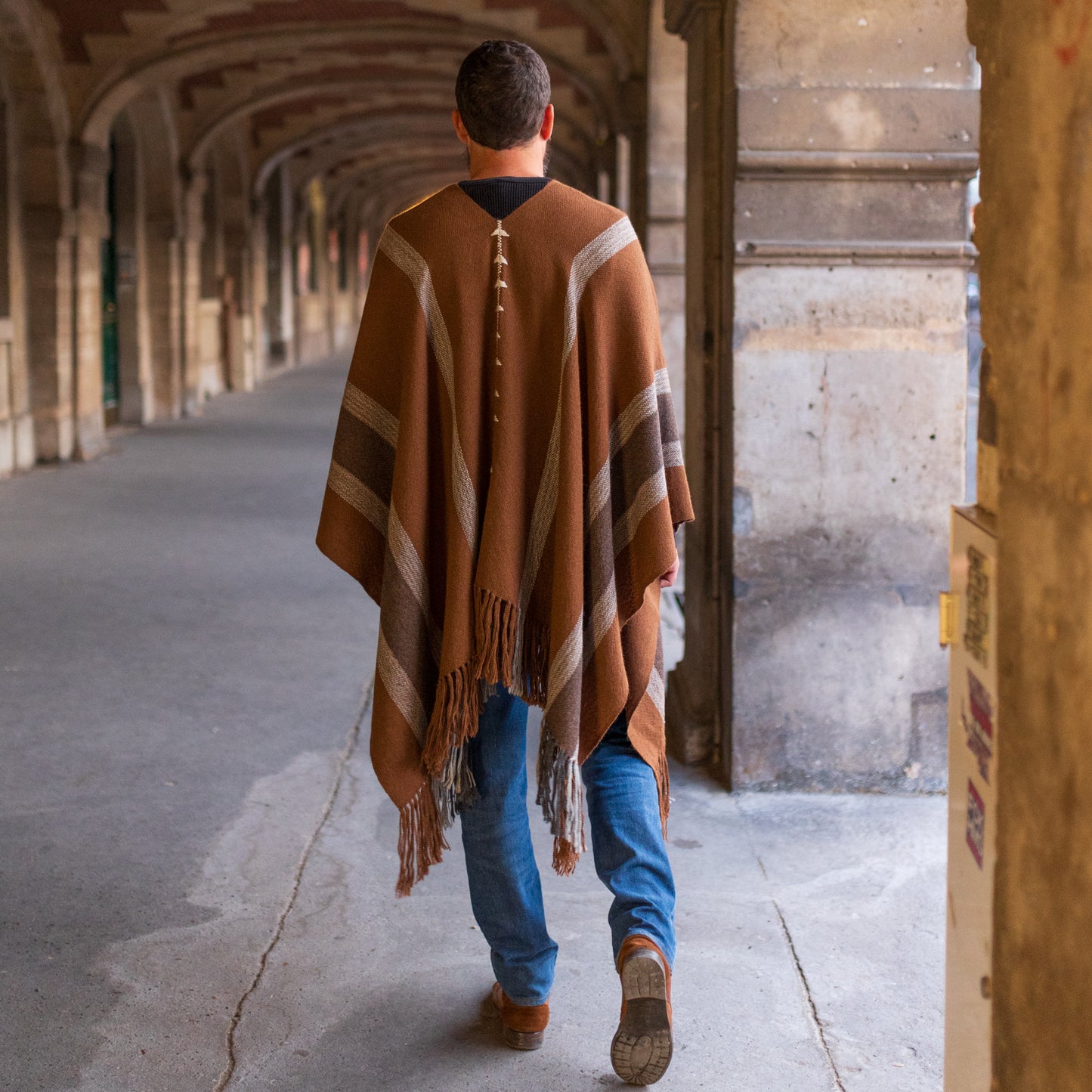 Poncho Miñiques