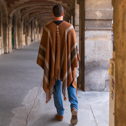 Poncho Miñiques