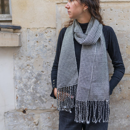 Pata de Gallo scarf