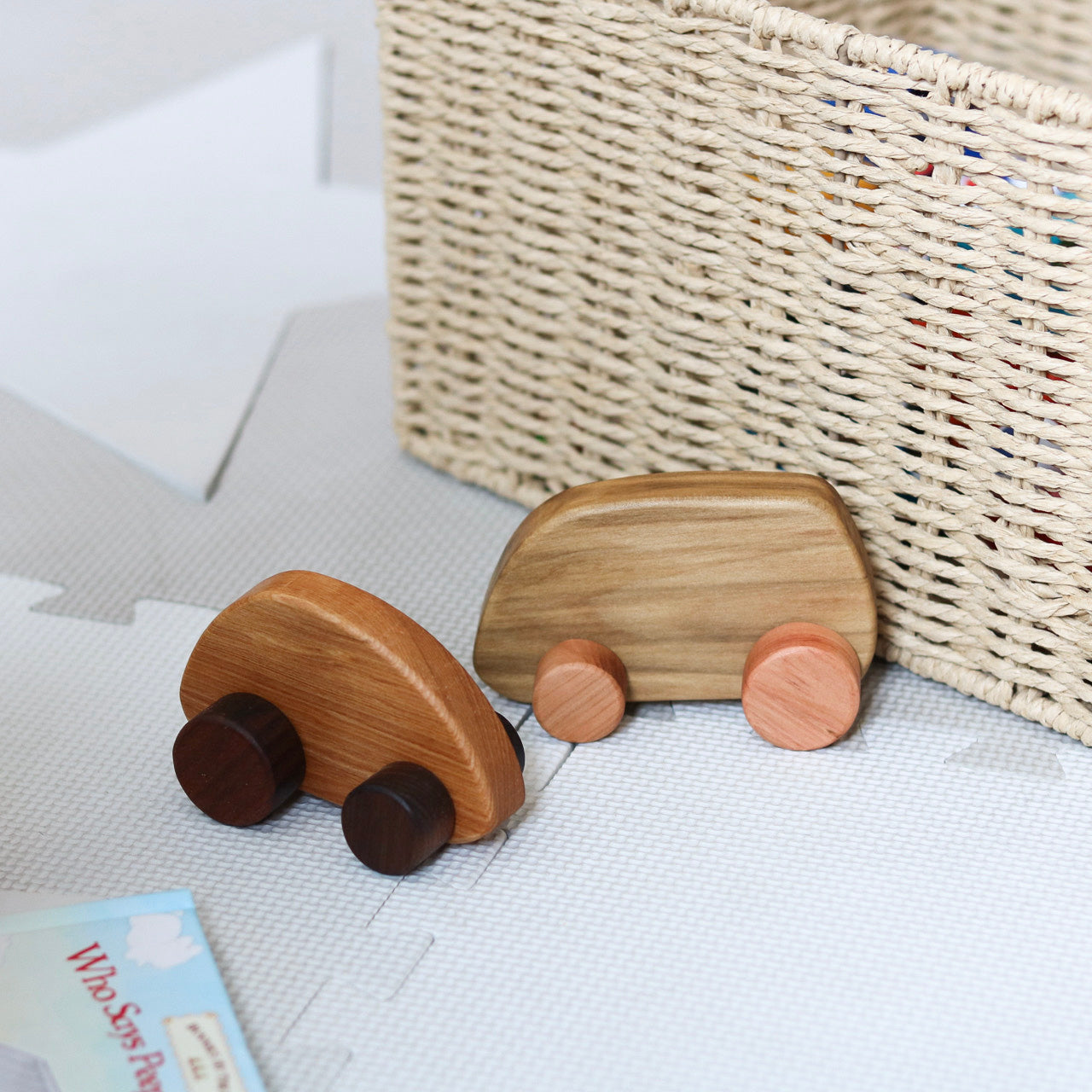 Petite voiture et Van en bois